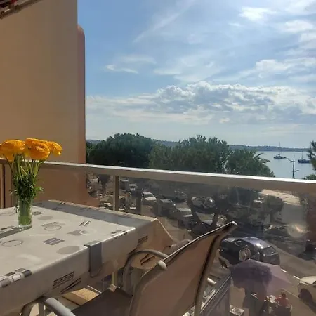 Port Est, Le Capitole, 27m2, Vue شقة Fréjus