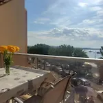 Port Est, Le Capitole, 27m2, Vue דירה Fréjus