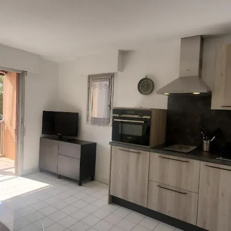 Port Est, Le Capitole, 27m2, Vue Apartment Fréjus