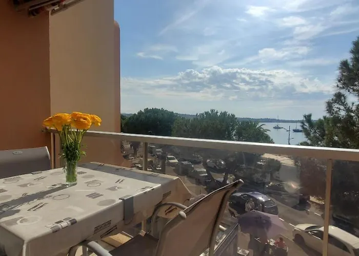Port Est, Le Capitole, 27m2, Vue Appartement Fréjus